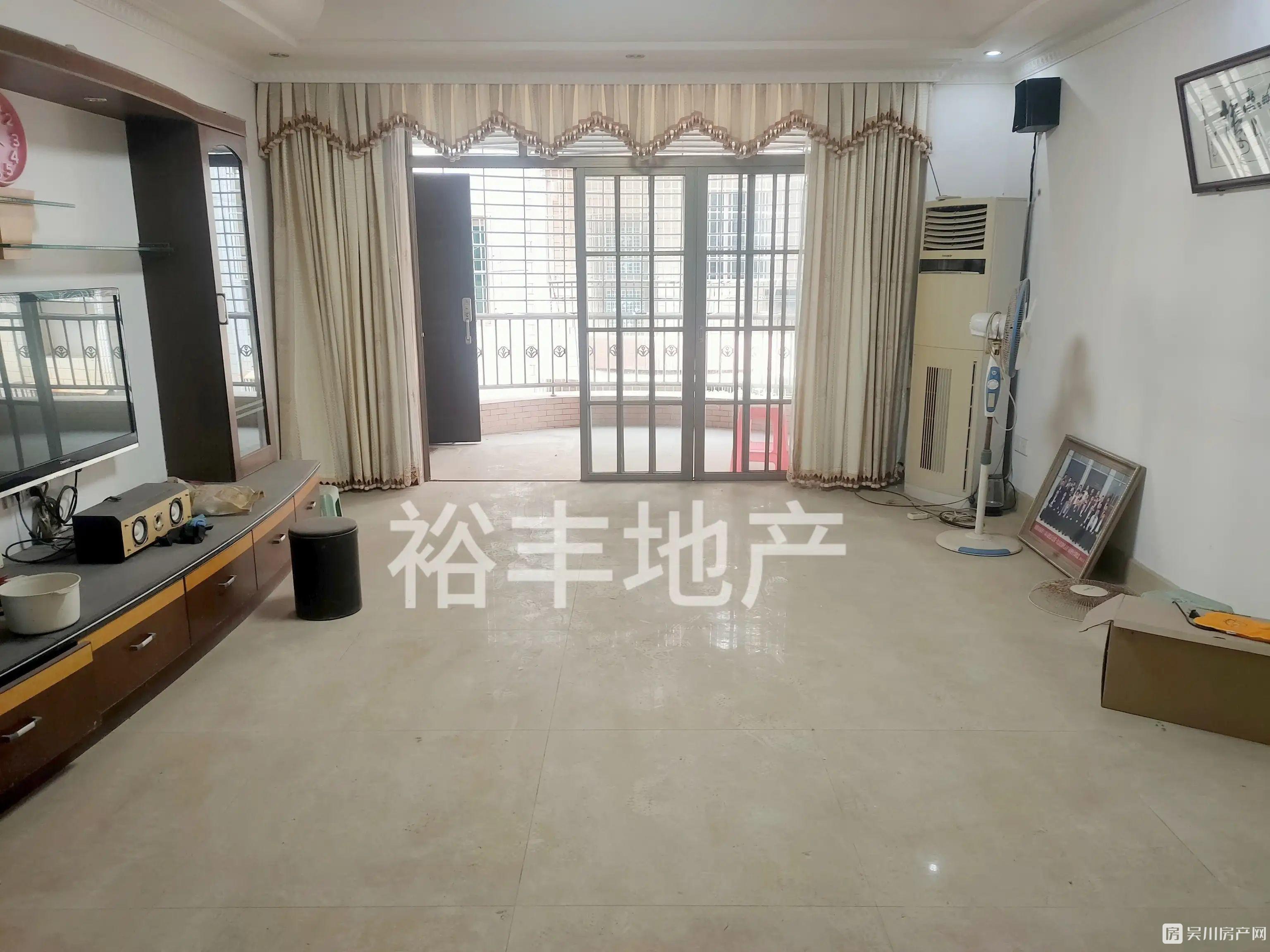 出售幸?；▓@3室2廳2衛(wèi)120平米36萬，新華