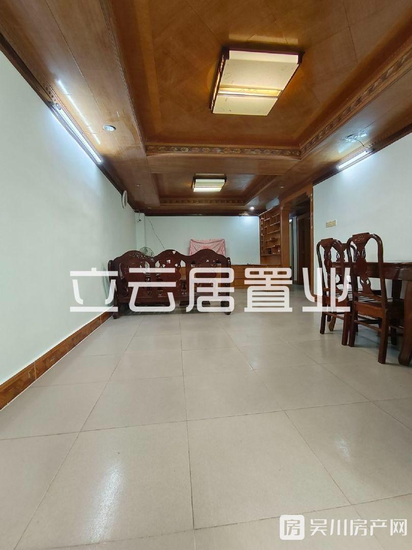 出租長(zhǎng)壽市場(chǎng)4室2廳2衛(wèi)僅需1100元/月住宅
