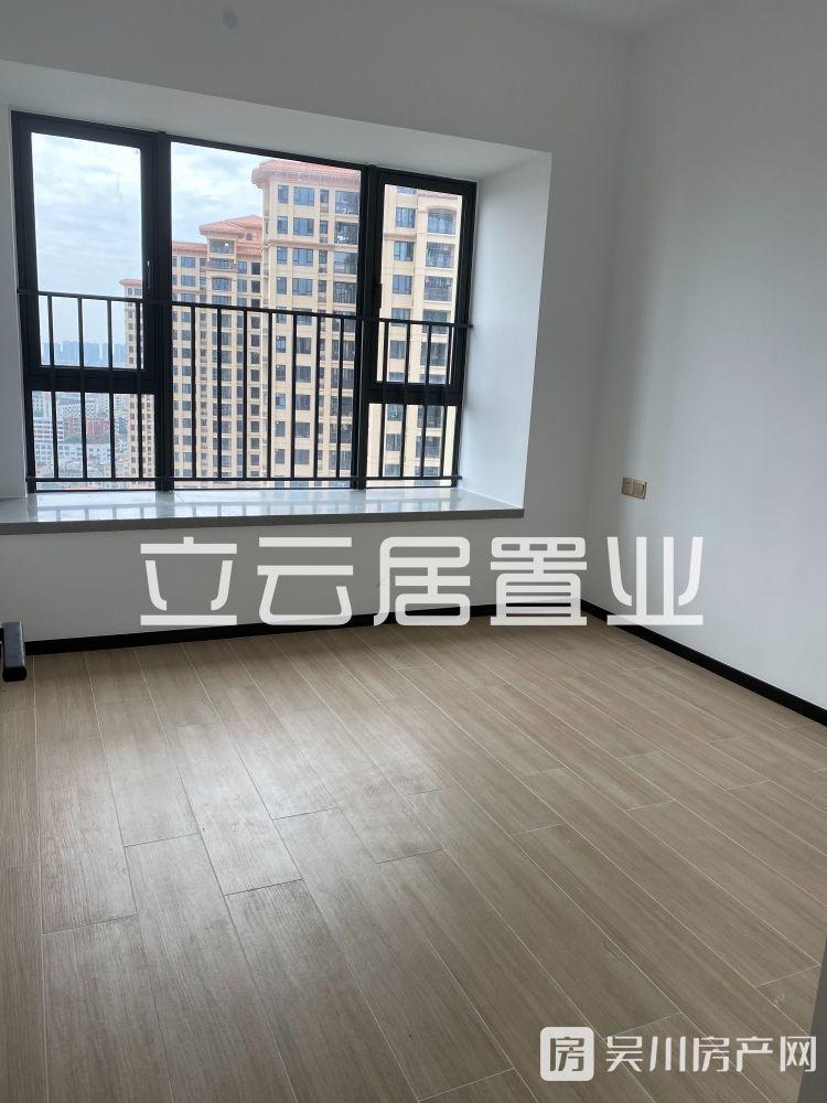 出售時(shí)代廣場(chǎng)全新未入住2房，可入讀梅嶺小學(xué)，業(yè)主包增值稅