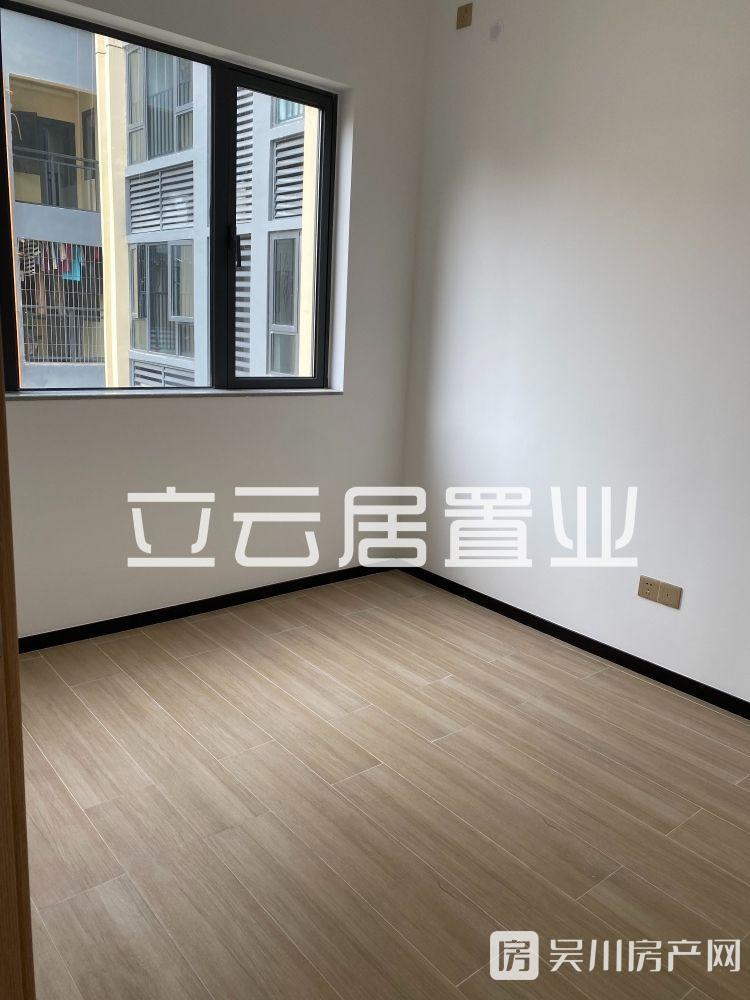 出售時(shí)代廣場(chǎng)全新未入住2房，可入讀梅嶺小學(xué)，業(yè)主包增值稅