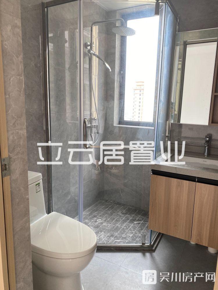 出售時(shí)代廣場(chǎng)全新未入住2房，可入讀梅嶺小學(xué)，業(yè)主包增值稅