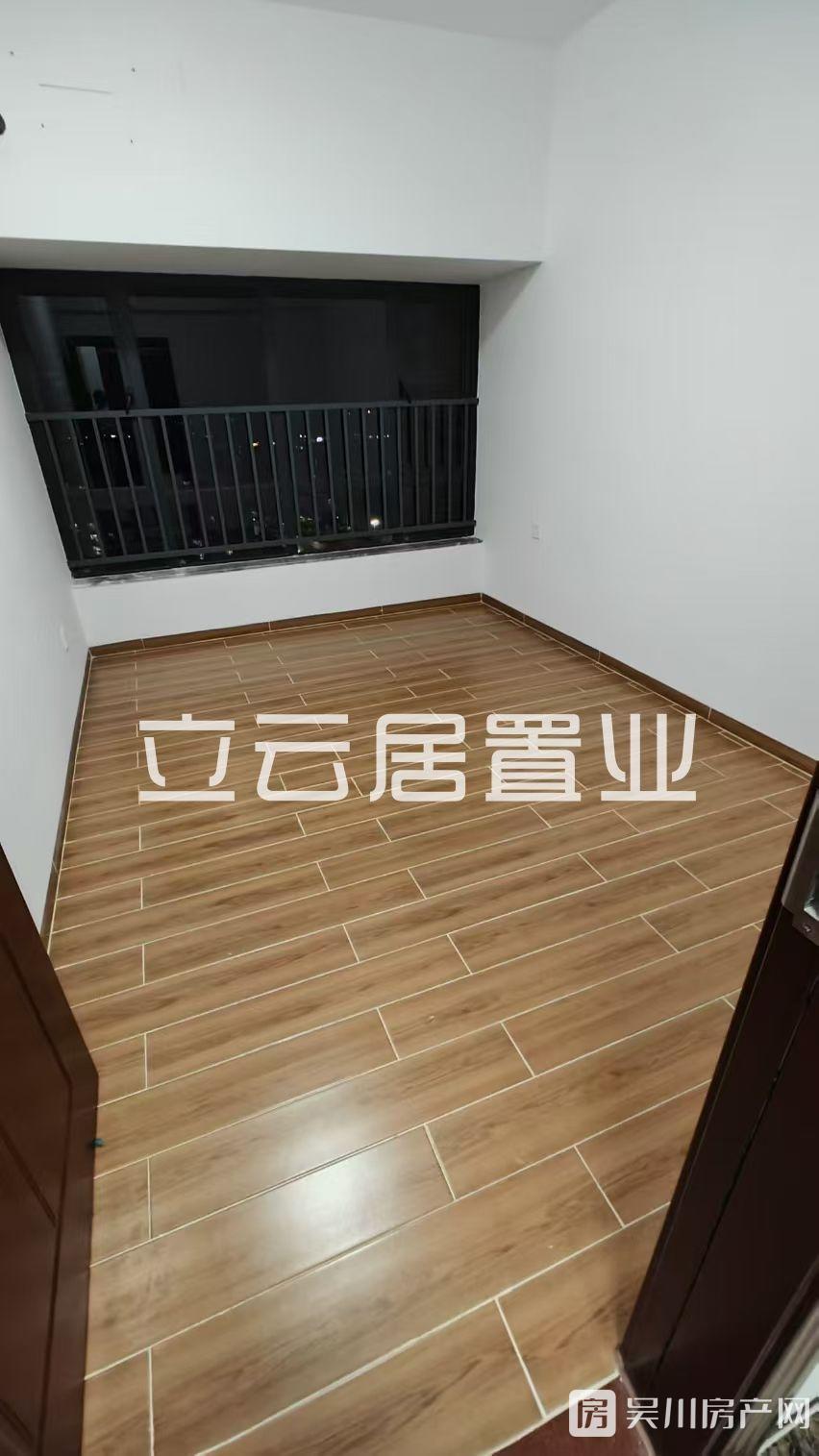 出租海廣 沿江壹號4室2廳2衛(wèi)101平米家私電齊全1600元/月住宅
