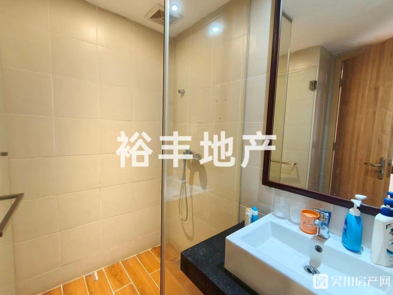 出售鼎龍灣國際海洋度假區(qū)1室1廳1衛(wèi)48平米18萬住宅
