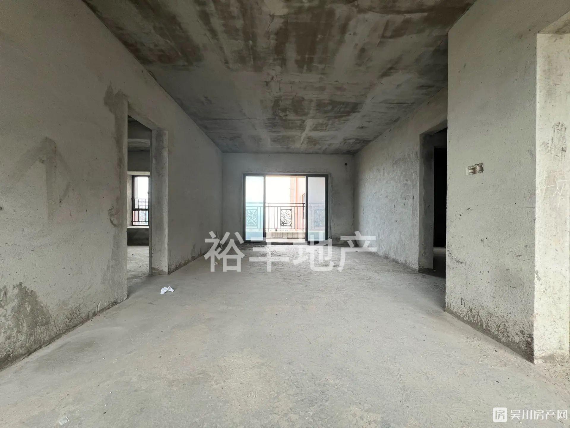 真房實拍，單價僅6122元 方，金沙廣場華府5室2廳3衛(wèi)163平米99.8萬住宅