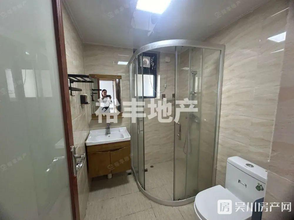 真房實價，價格實惠出租吳川第一城3室2廳2衛(wèi)102平米1300元/月住宅