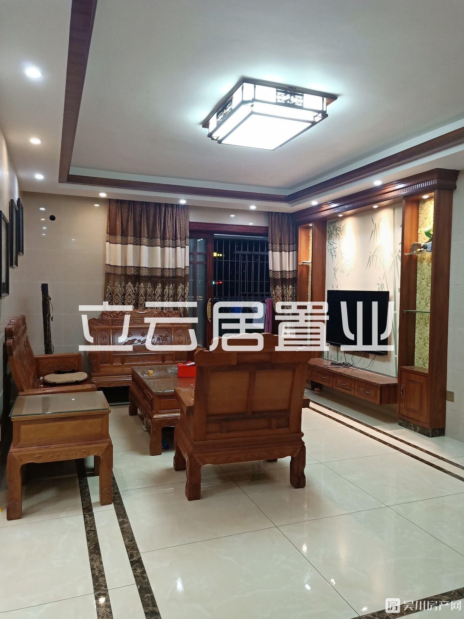 出售海逸半島豪裝3室2廳2衛(wèi)116平米68萬(wàn)住宅