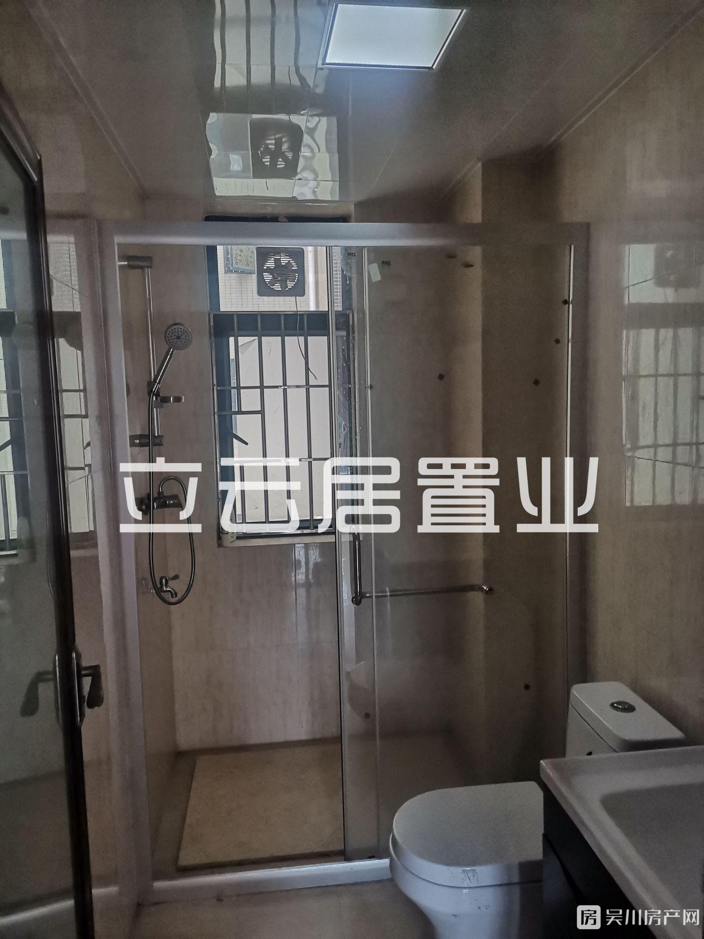 出租吳川第一城3室2廳2衛(wèi)88平米1000元/月住宅