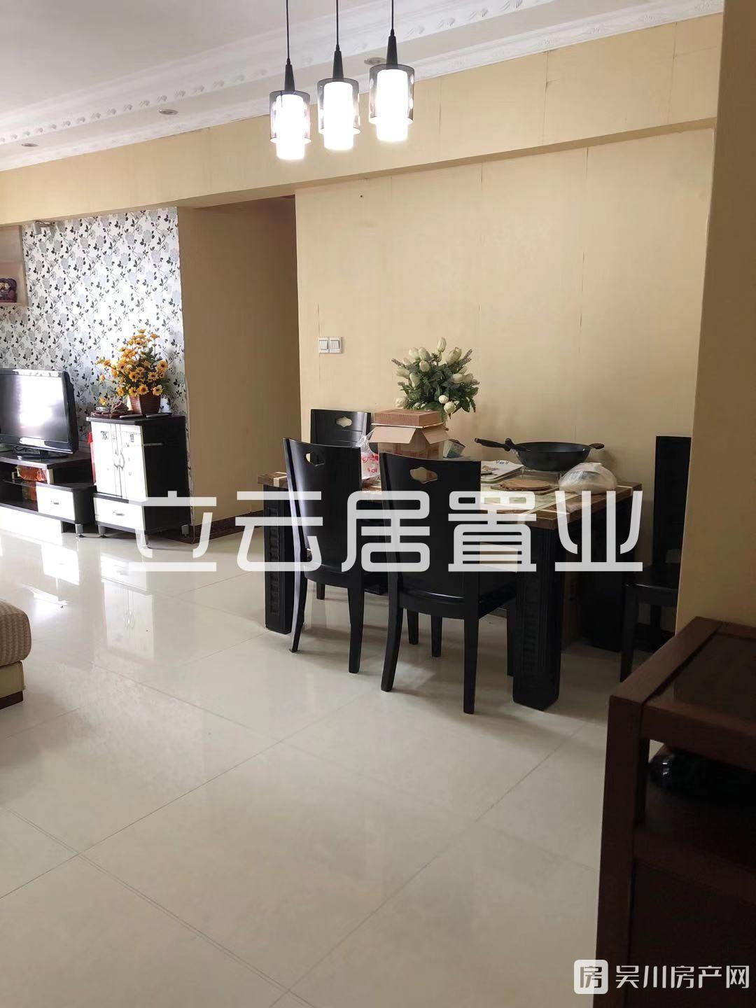 出售金泉廣場3室2廳2衛(wèi)137平米單價(jià)4526蚊
