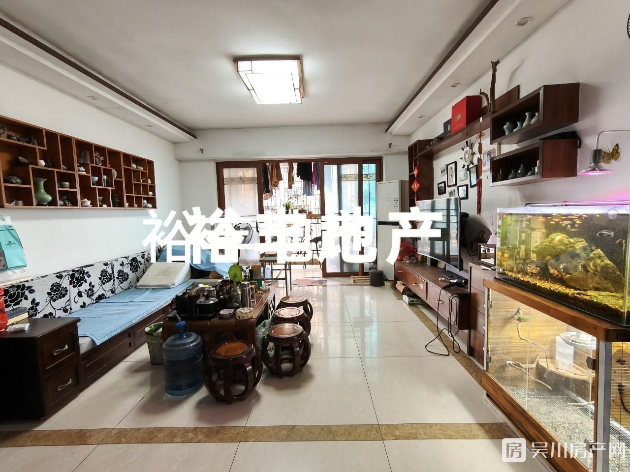 出售財(cái)富名門3室2廳0衛(wèi)121平米55萬(wàn)住宅
