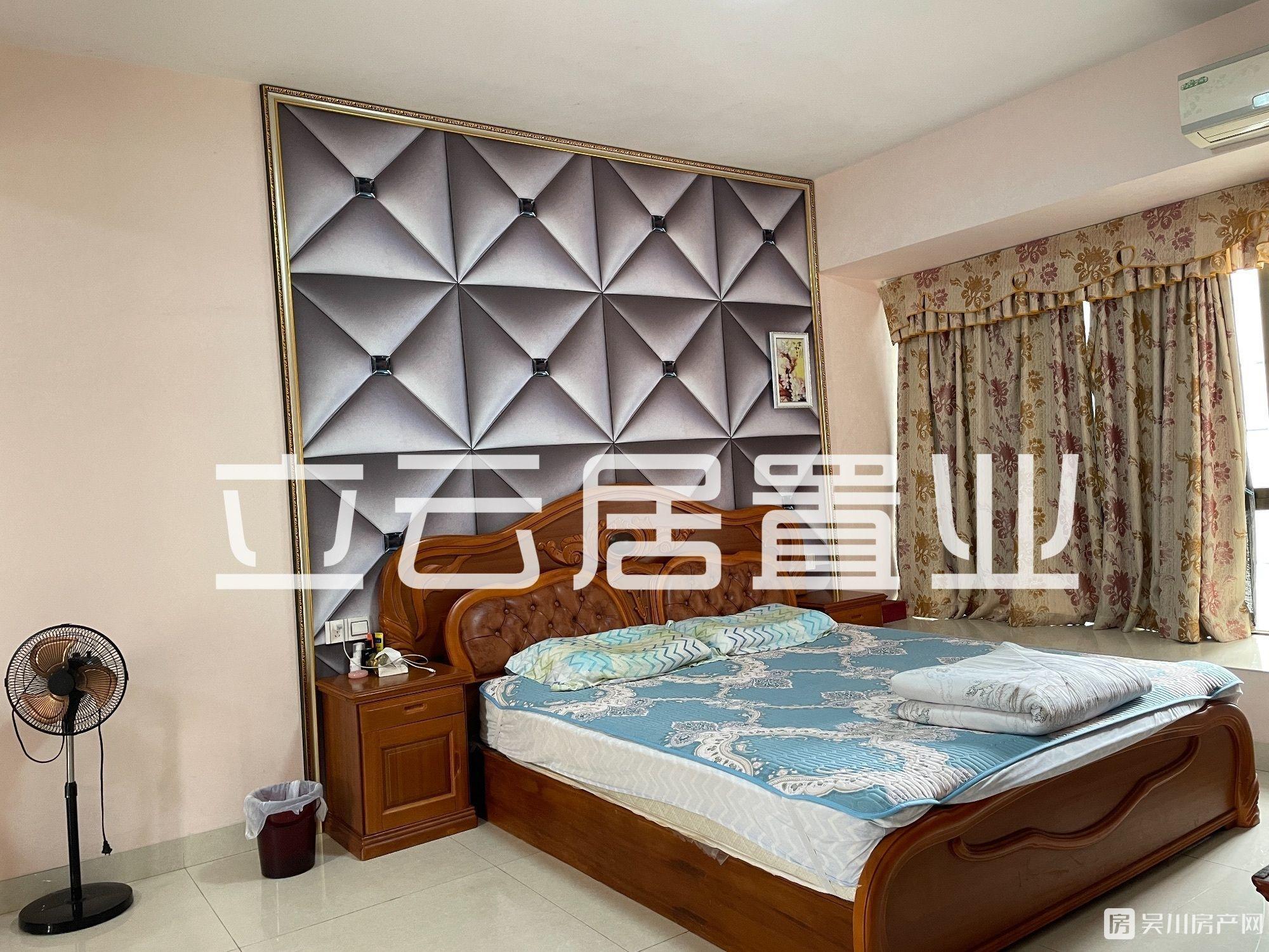 出售金泉廣場3室2廳2衛(wèi)137平米單價(jià)4526蚊