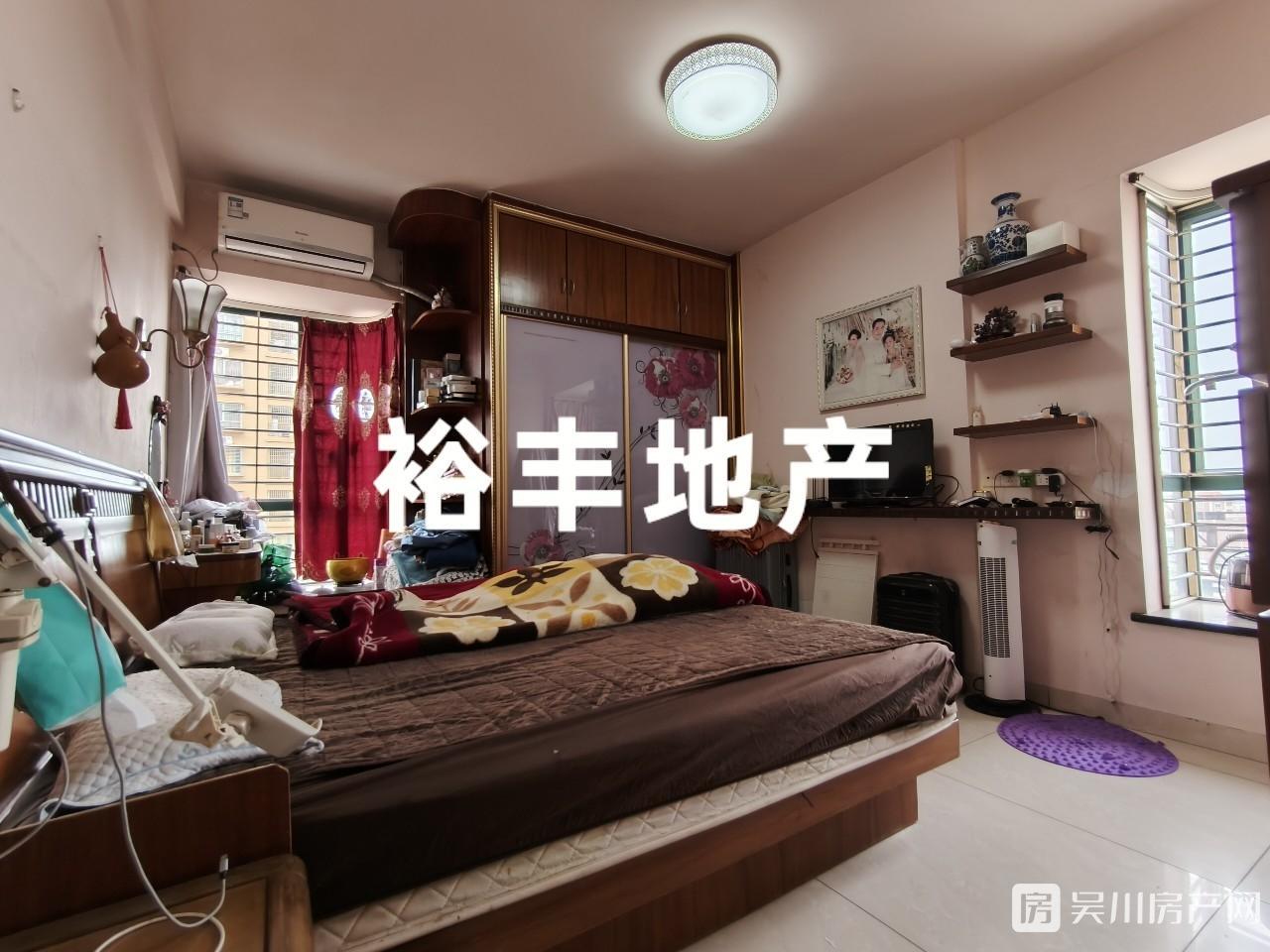出售財富名門3室2廳0衛(wèi)121平米55萬住宅