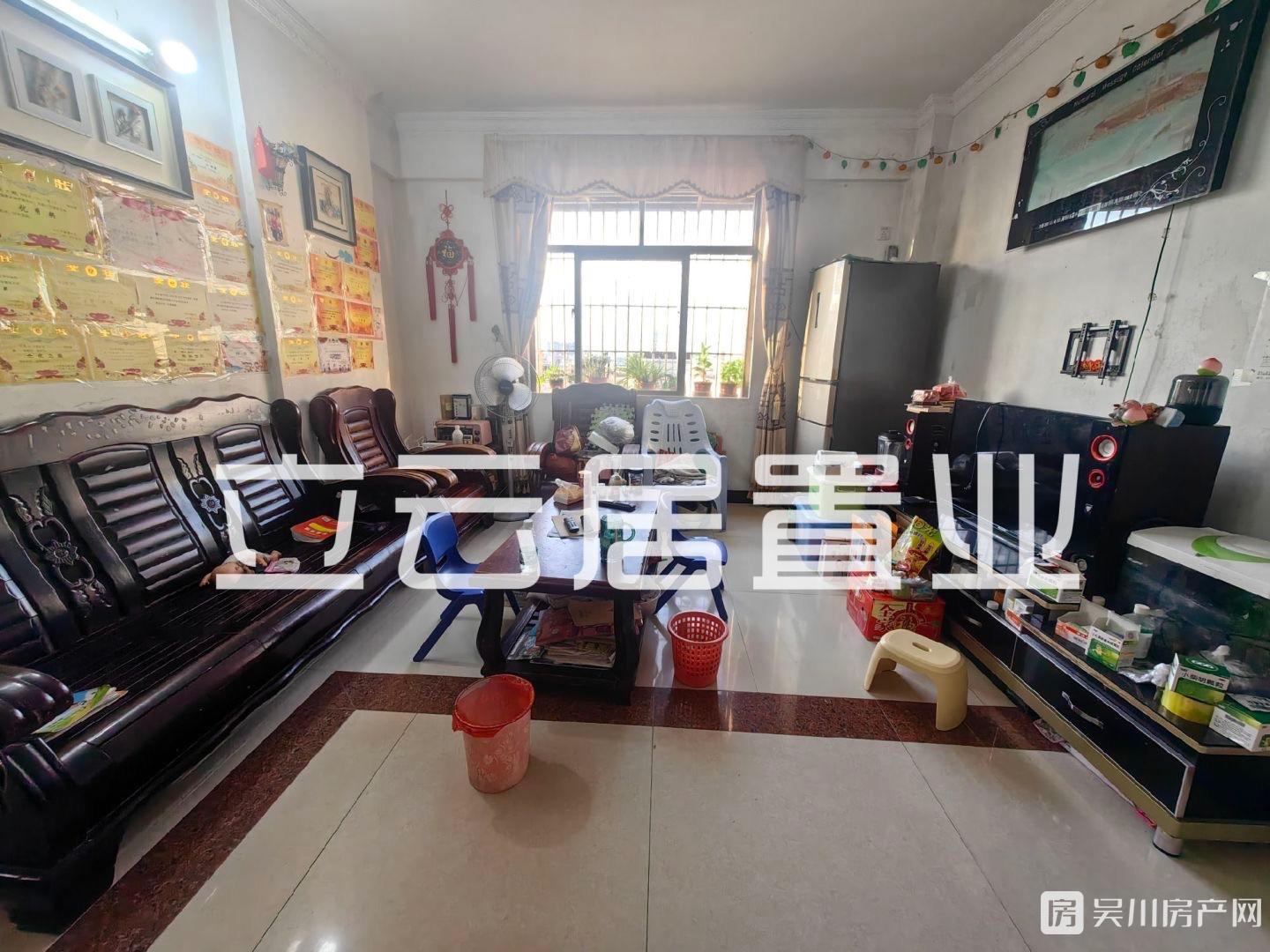 新華小學(xué)電梯房，可分期按揭，3室2廳1衛(wèi)87平米39萬(wàn)住宅