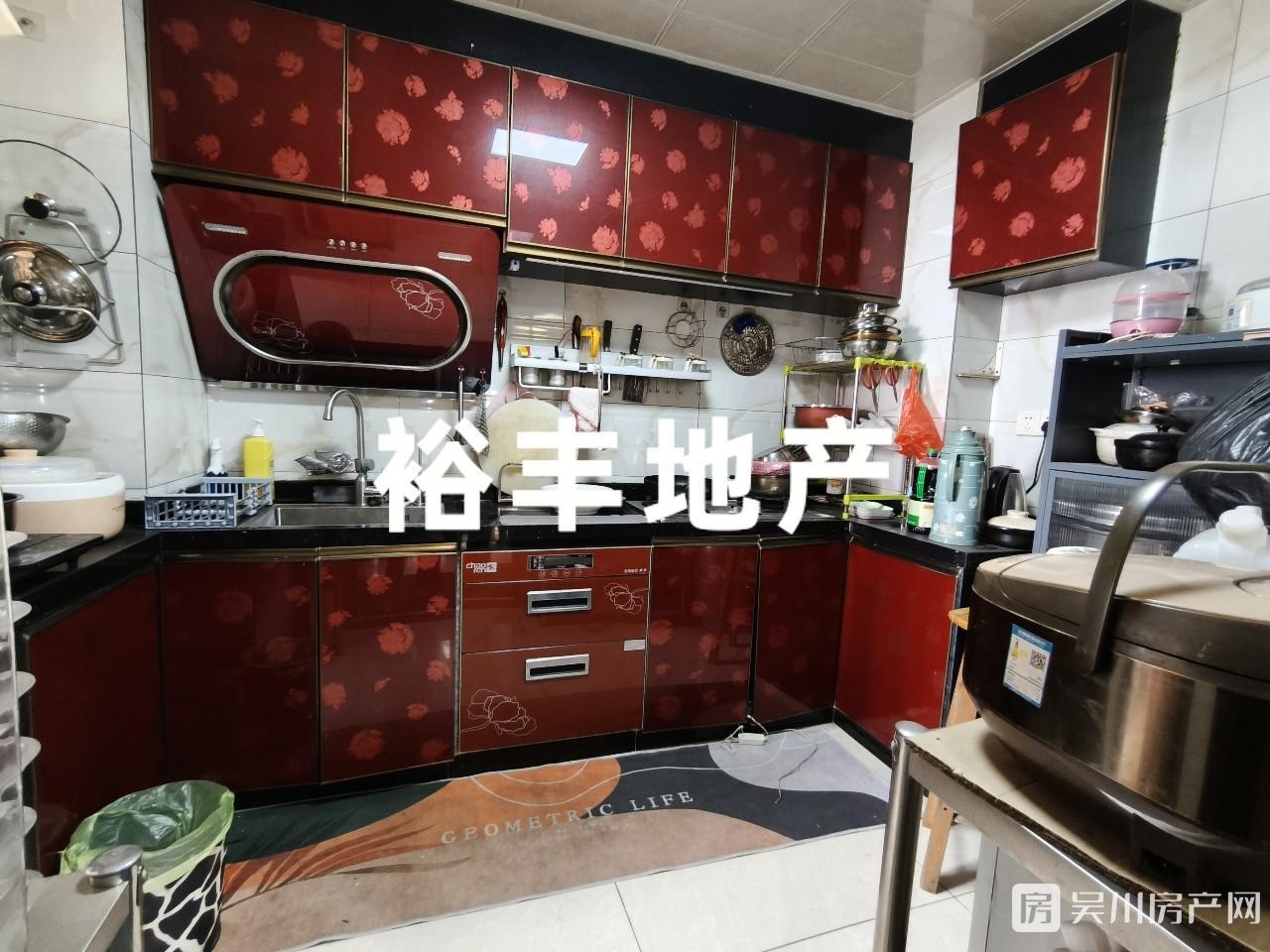 出售財富名門3室2廳0衛(wèi)121平米55萬住宅