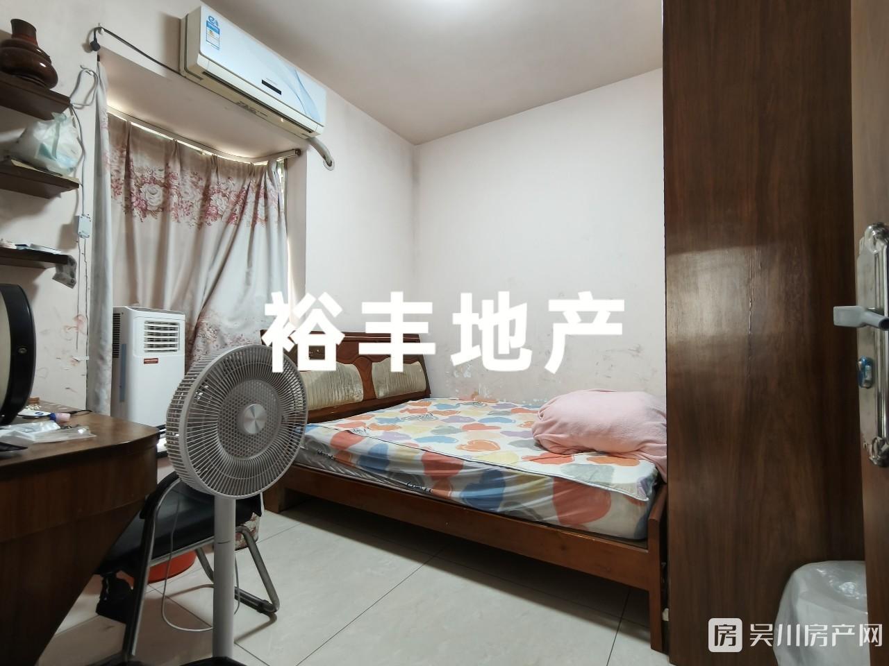 出售財富名門3室2廳0衛(wèi)121平米55萬住宅