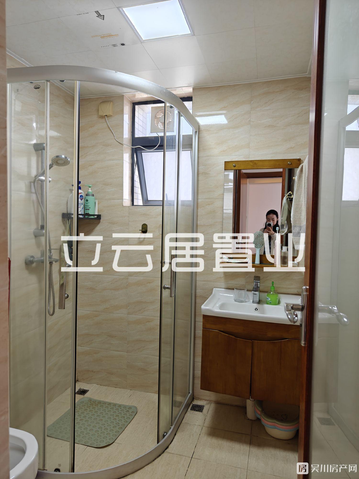 出售吳川第一城3室2廳2衛(wèi)101平米52萬住宅
