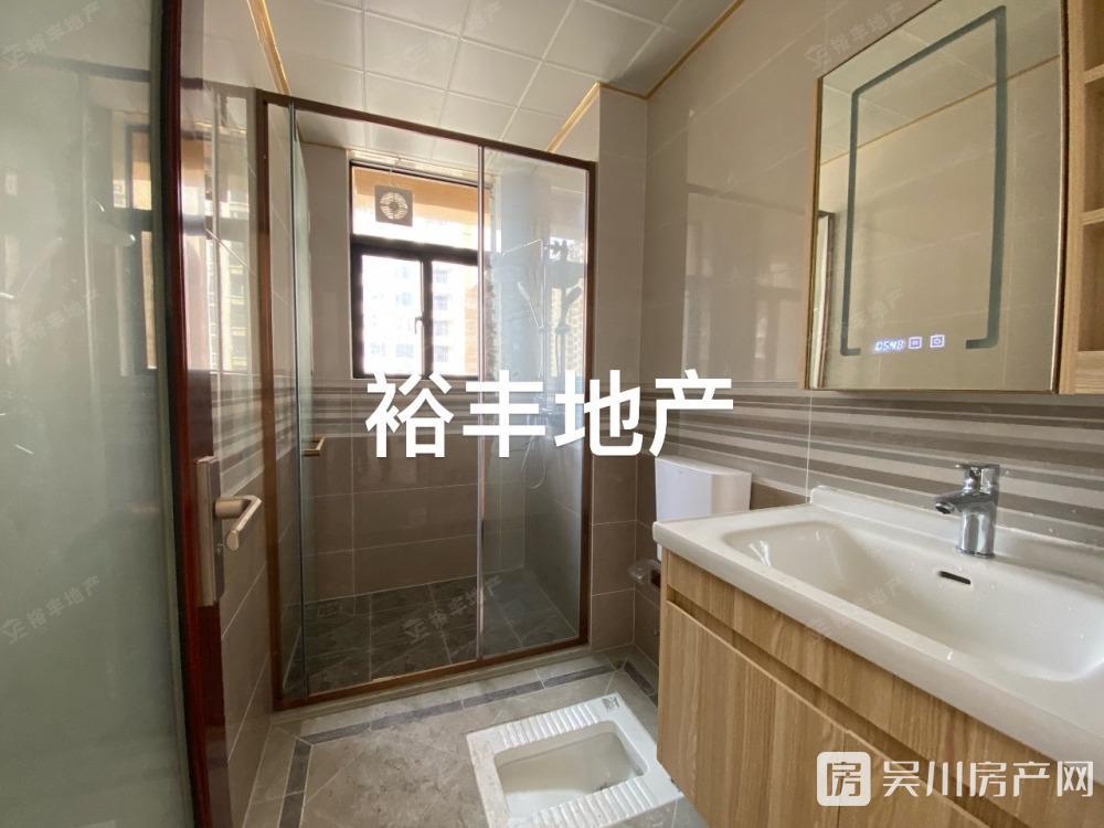 出售華和南國銀苑5室2廳2衛(wèi)116.05平米120萬住宅