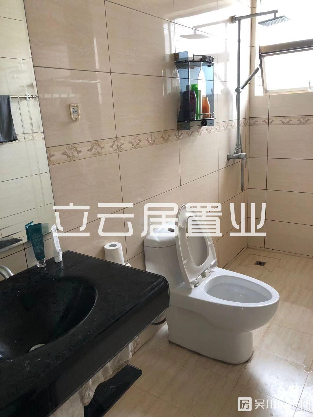 出售金泉廣場3室2廳2衛(wèi)137平米單價(jià)4526蚊