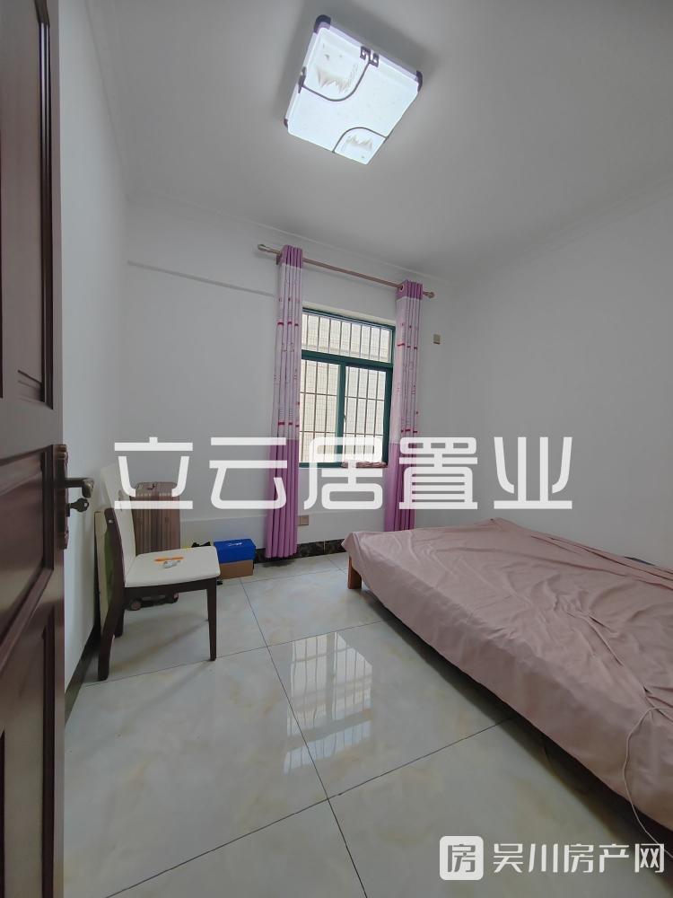 出售財富名門4室2廳3衛(wèi)155平米67萬住宅