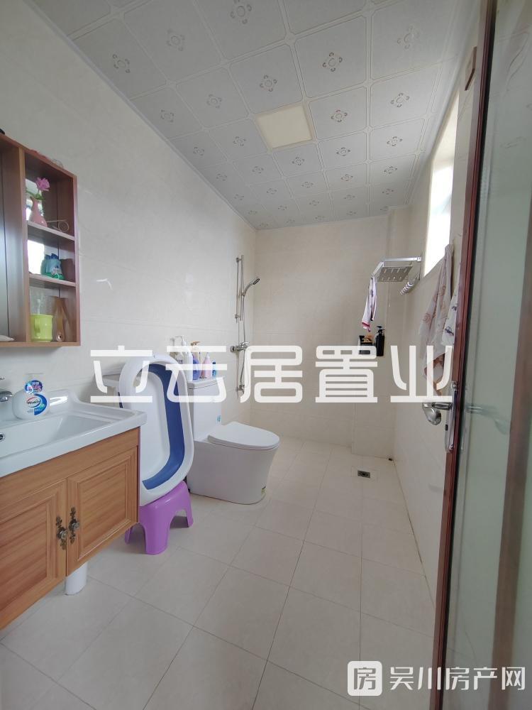 出售財富名門4室2廳3衛(wèi)155平米67萬住宅