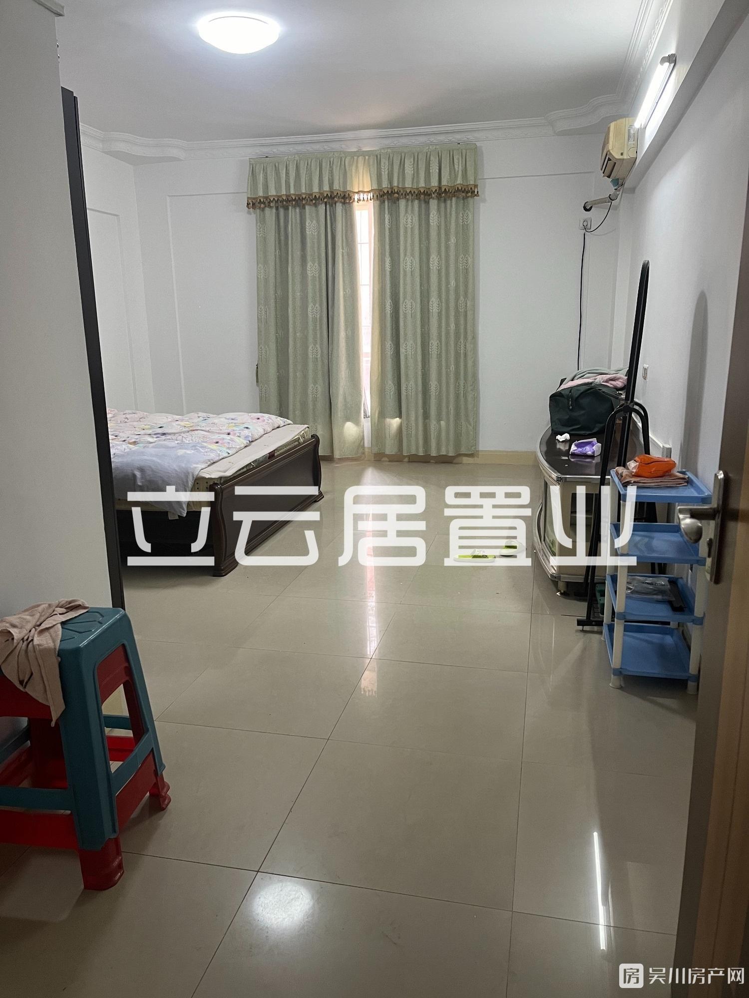 新華3室2廳2衛(wèi)142平米僅售45萬有想法私聊