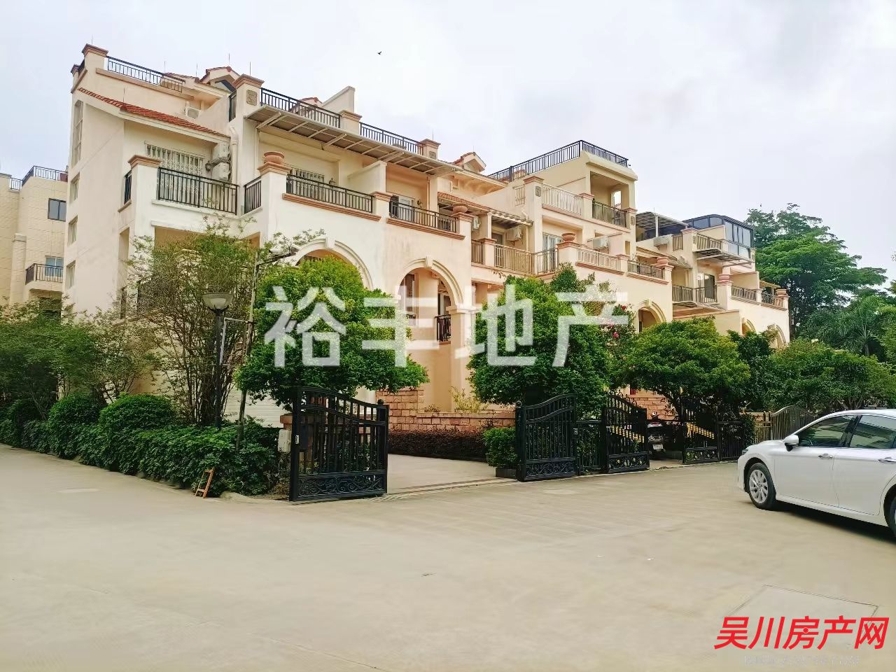 别墅出售，锦绣华景5室3厅4卫230平米