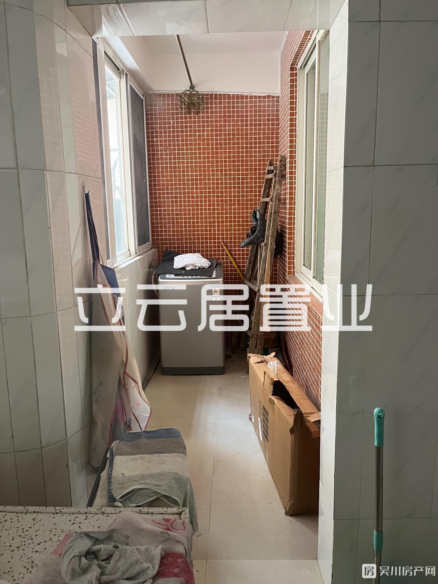 新華3室2廳2衛(wèi)142平米僅售45萬有想法私聊