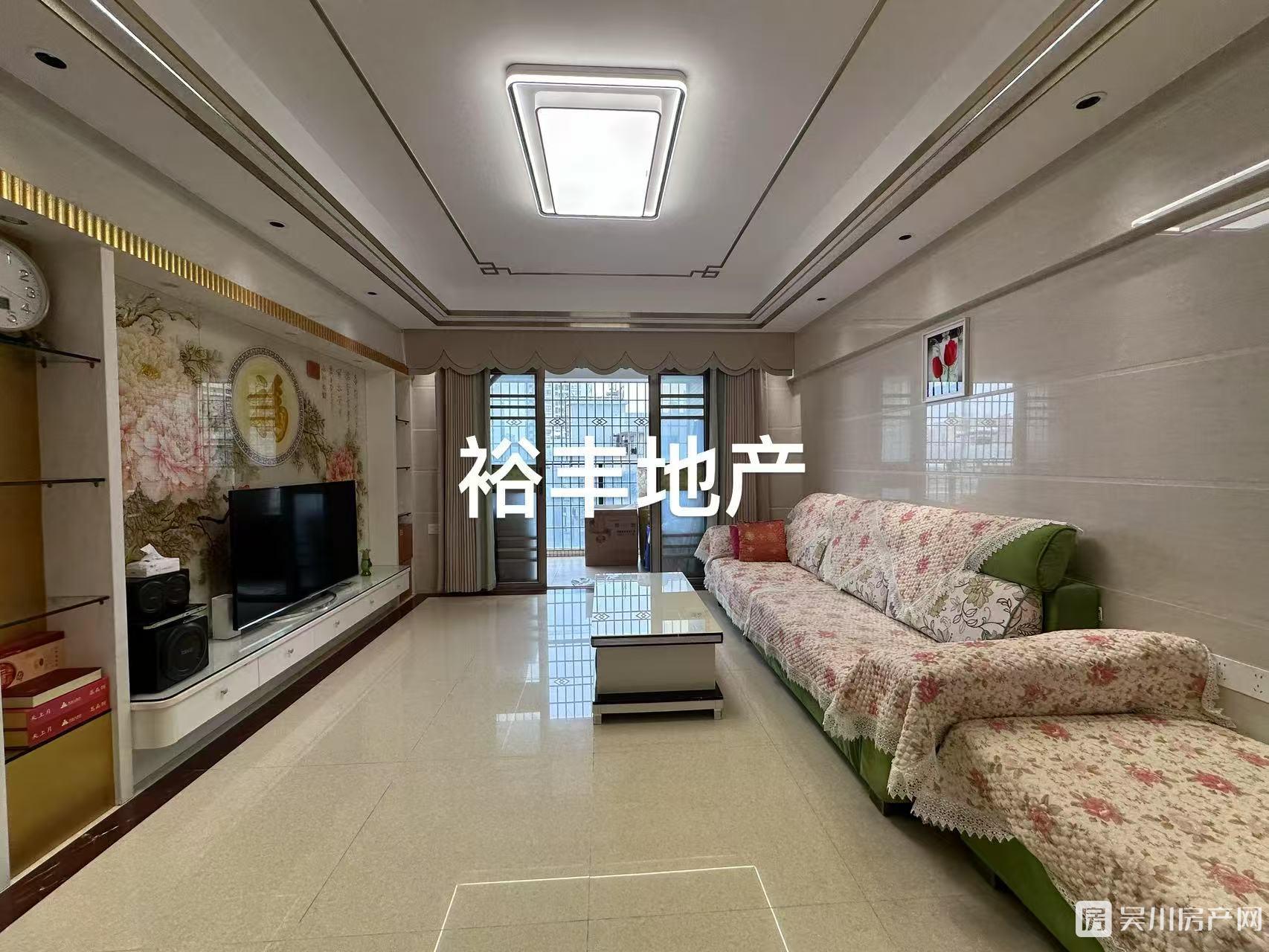 出售鴻濤 金第華府4室2廳1衛(wèi)129.19平米67.8萬住宅