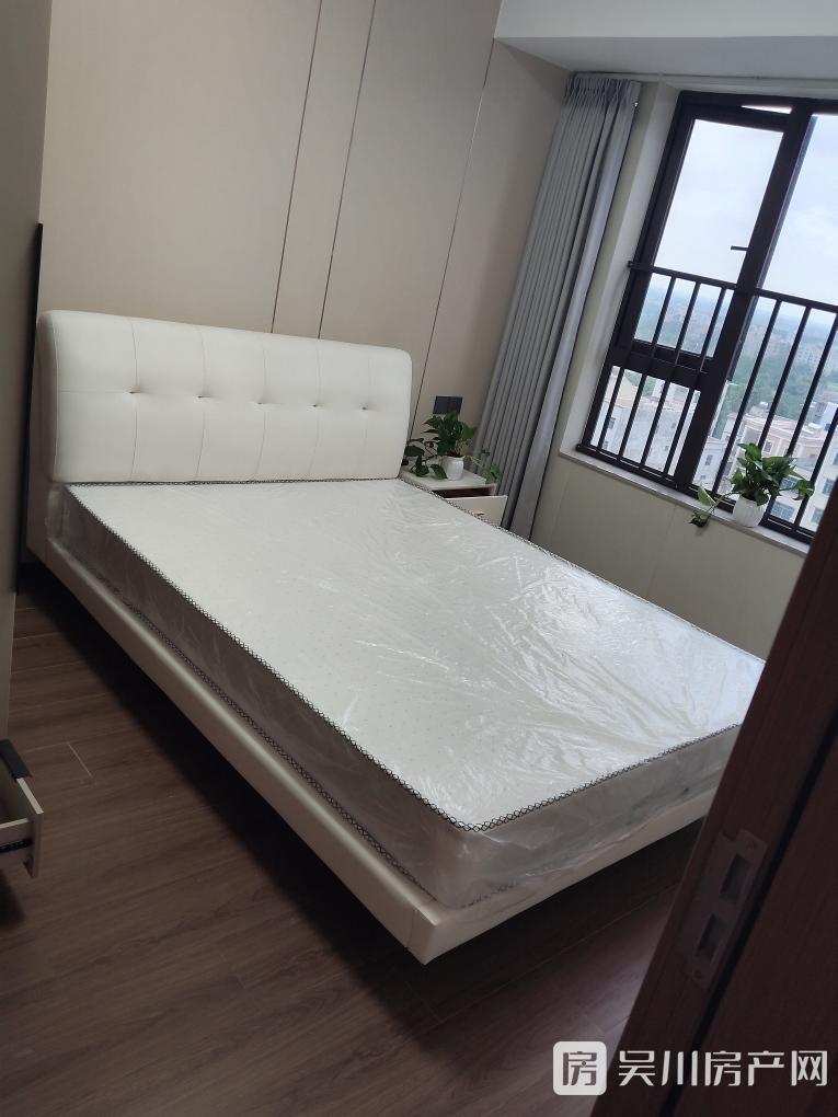出租御景華府3室2廳1衛(wèi)66平新房有電梯，沒有中介費