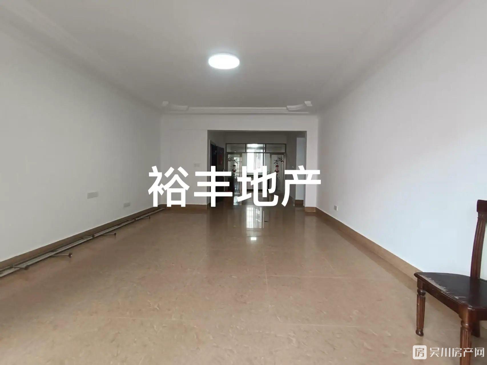 出售福潤花園4室2廳2衛(wèi)170平米45萬，新華，中層
