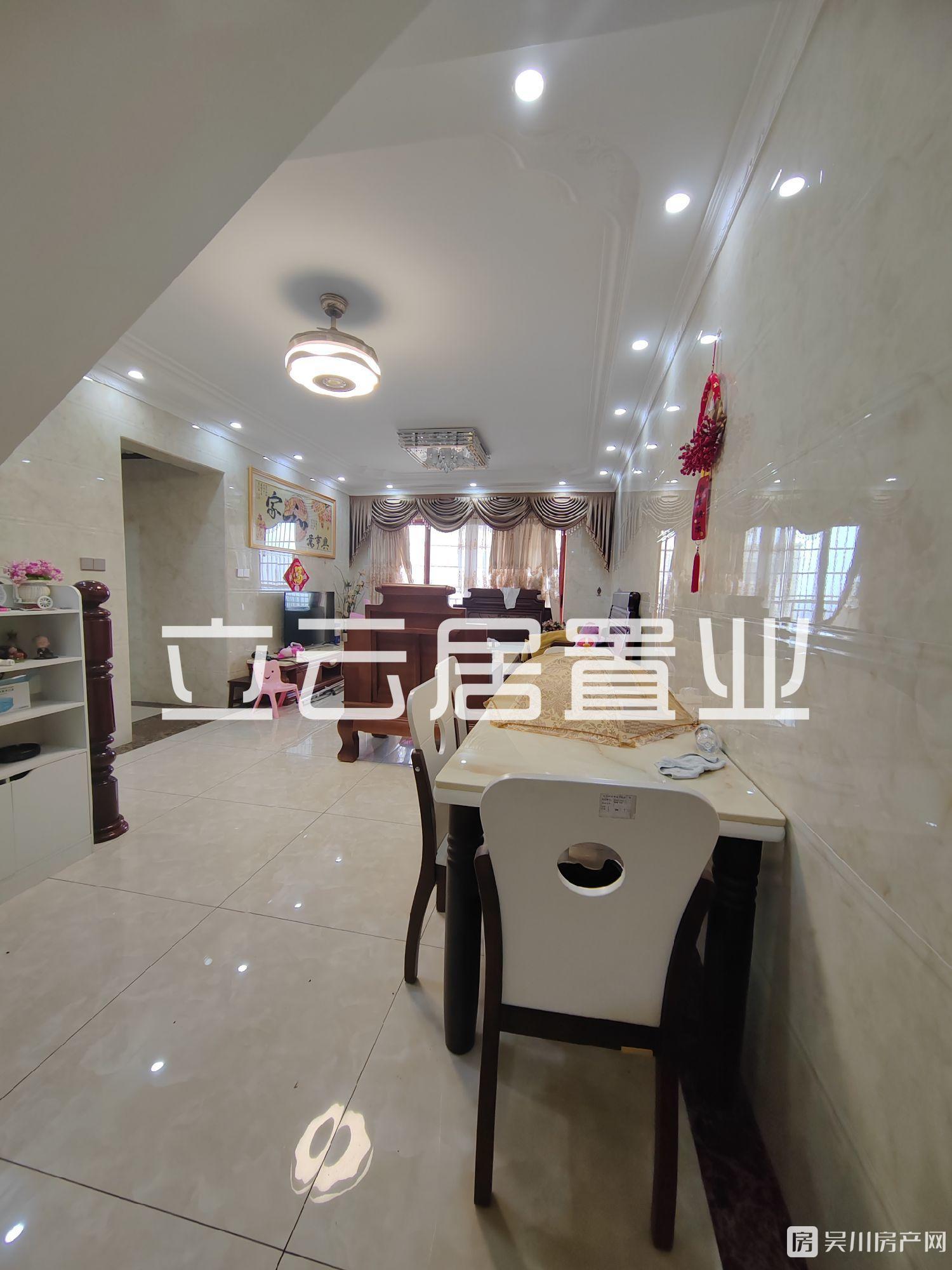 復(fù)式兩層電梯房，4300一方！財富名門4室2廳3衛(wèi)155平米67萬住宅