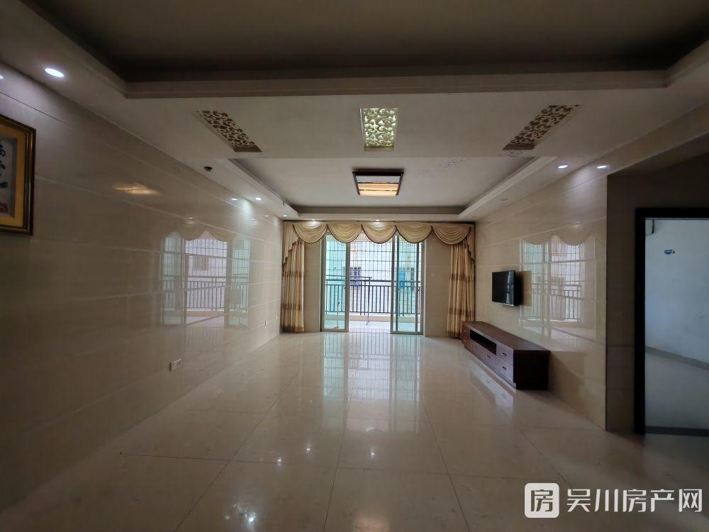 出售金豪大廈4室2廳2衛(wèi)160平米65萬(wàn)住宅