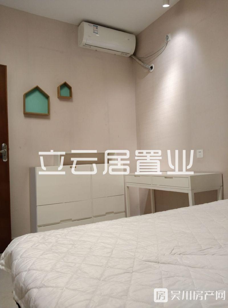 出租廣成 中央公館4室2廳2衛(wèi)116平米1600元/月住宅