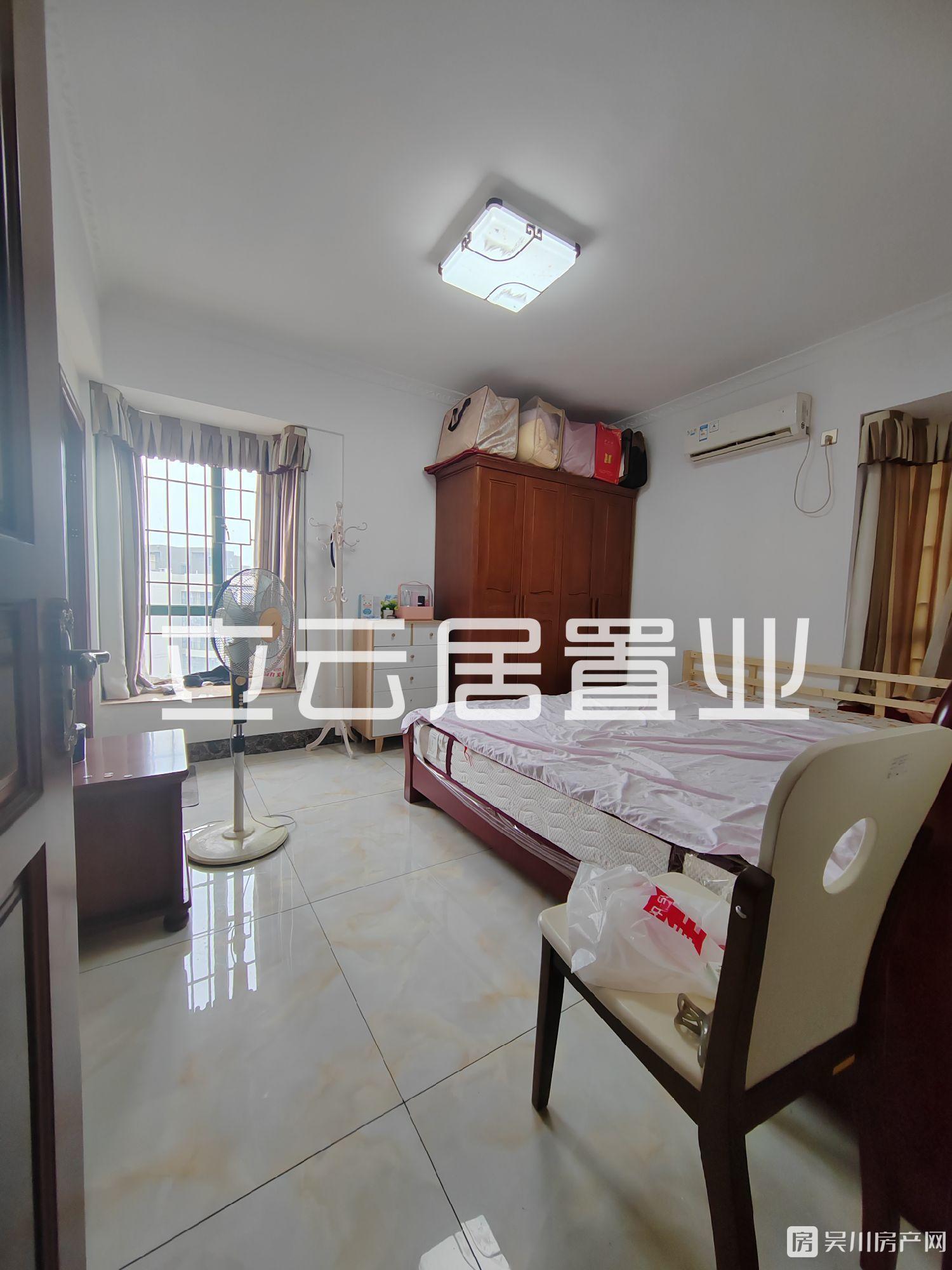 復(fù)式兩層電梯房，4300一方！財富名門4室2廳3衛(wèi)155平米67萬住宅