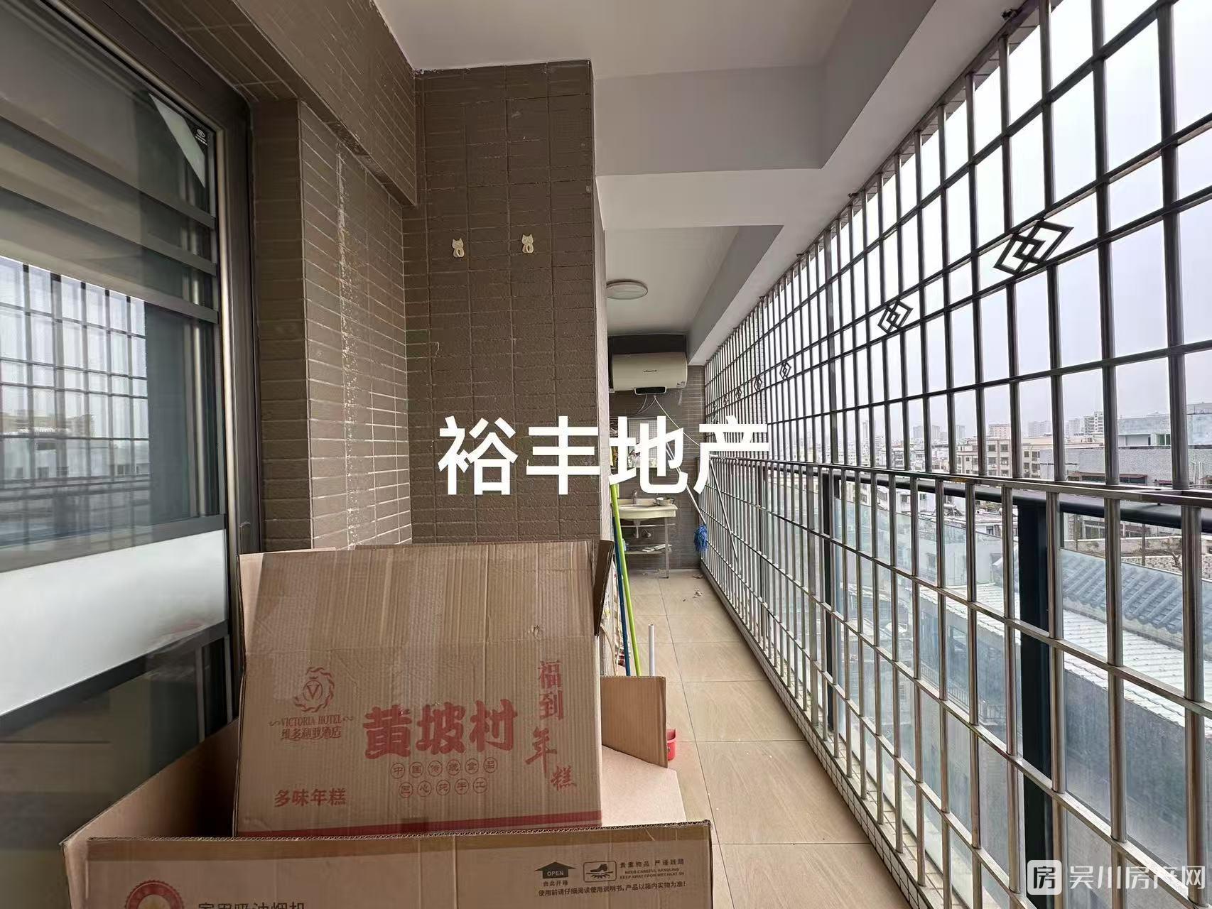 出售鴻濤 金第華府4室2廳1衛(wèi)129.19平米67.8萬住宅