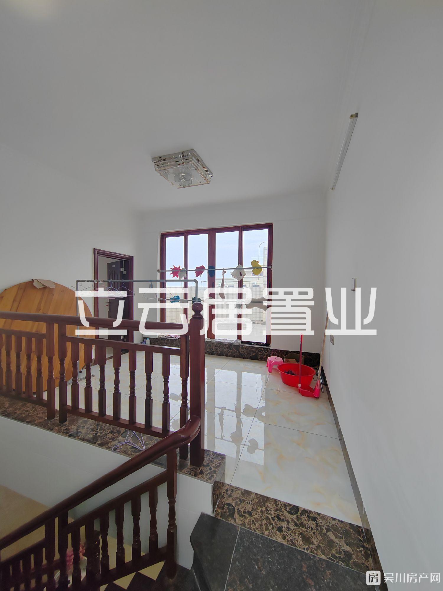 復(fù)式兩層電梯房，4300一方！財富名門4室2廳3衛(wèi)155平米67萬住宅