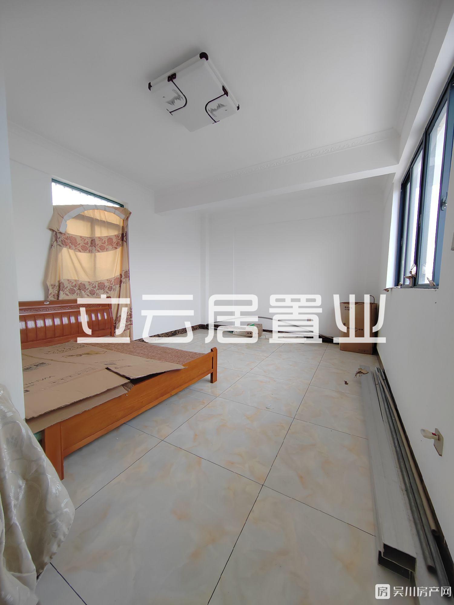 復(fù)式兩層電梯房，4300一方！財富名門4室2廳3衛(wèi)155平米67萬住宅