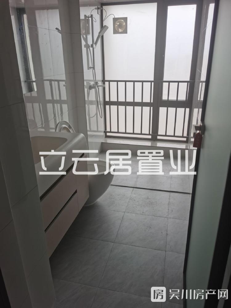 出租匯景藍(lán)灣4室2廳2衛(wèi)129平米1800元/月住宅