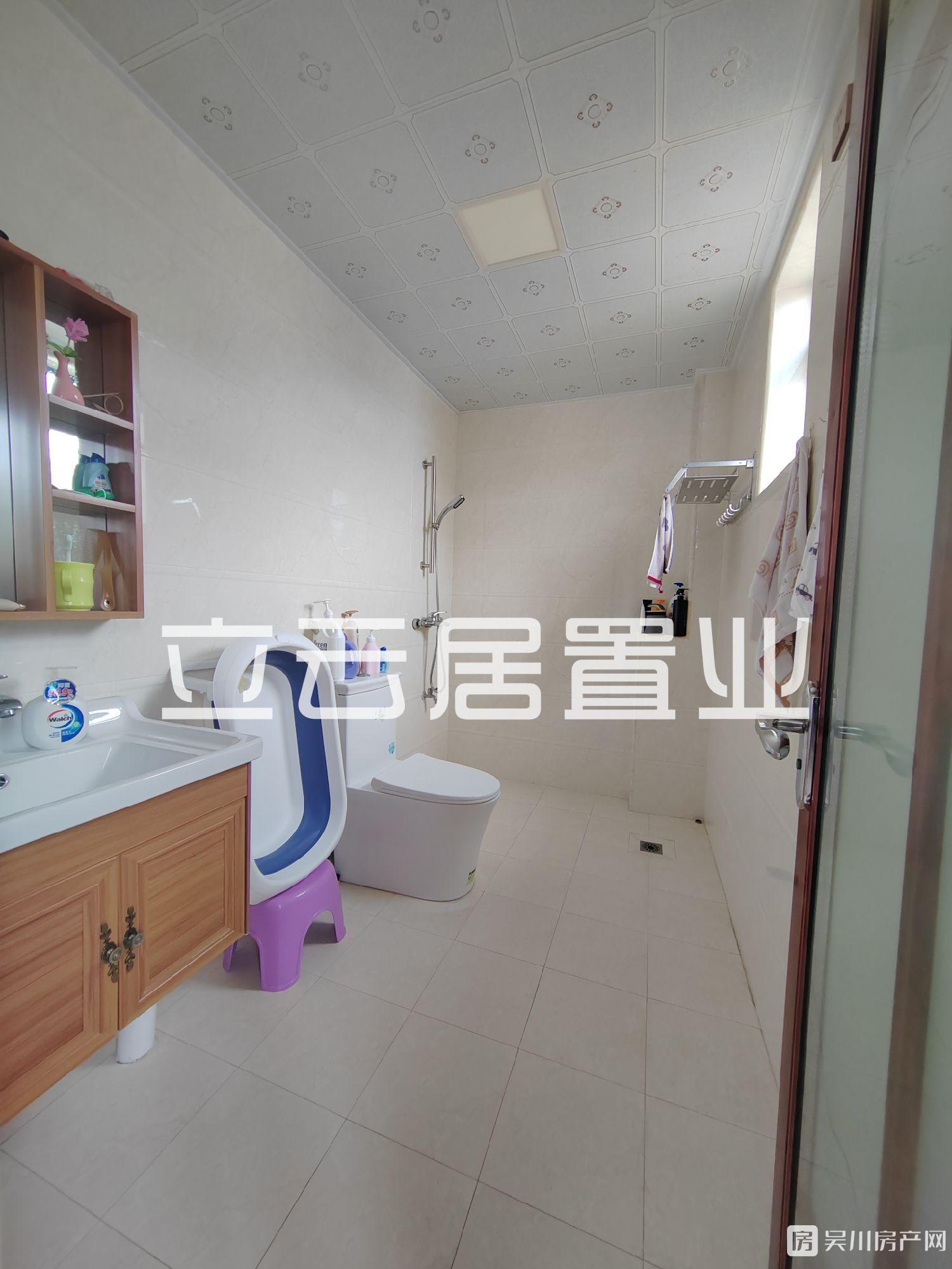 復(fù)式兩層電梯房，4300一方！財富名門4室2廳3衛(wèi)155平米67萬住宅