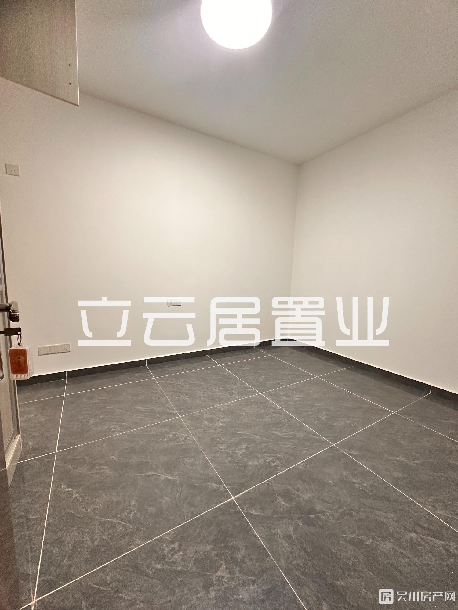 首付6萬(wàn)，月供2500！同德城3室2廳2衛(wèi)141平米66萬(wàn)住宅