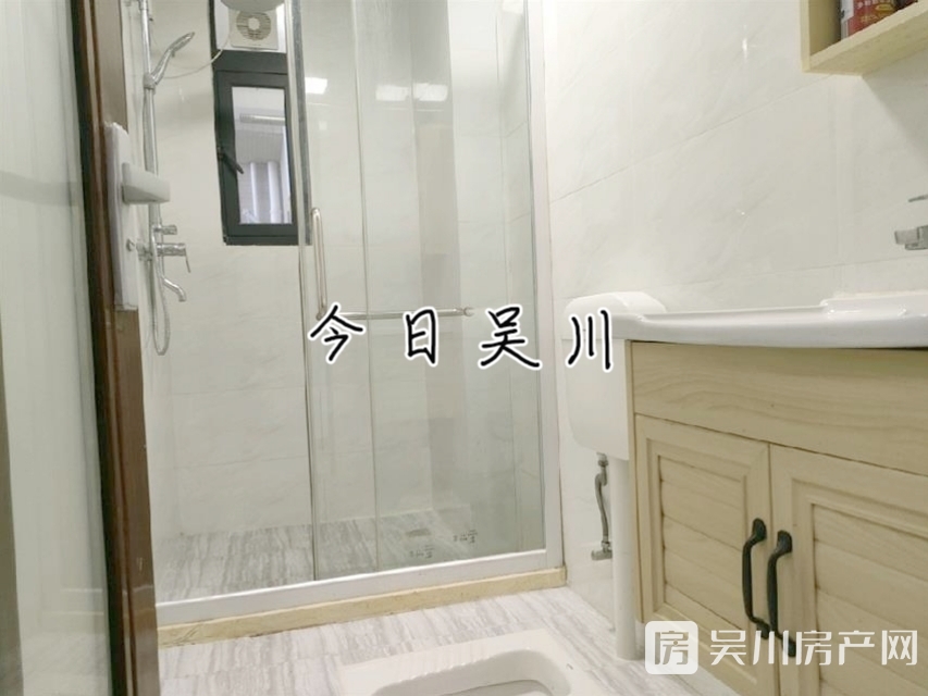 出售沿江壹號(hào)精裝4房，全新未入住過，有證在手，贈(zèng)送全屋家私家電哦