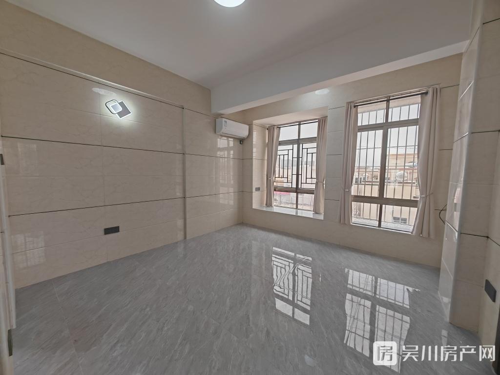 1100元出租海濱小學(xué)附近全新電樓2房