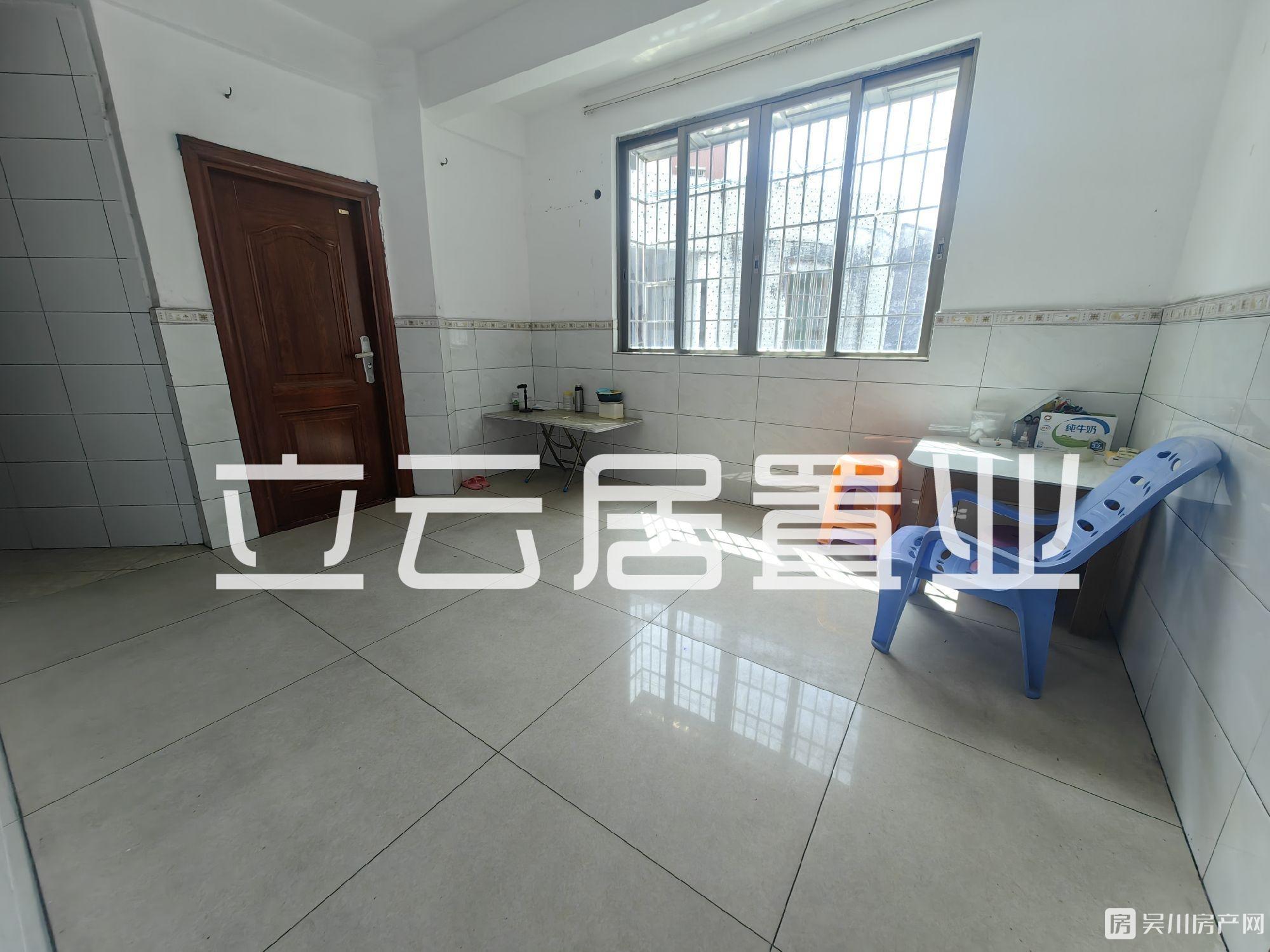 出售梅嶺小學(xué)附近私人屋 7層 2室1廳2衛(wèi)60平米105萬(wàn)住宅