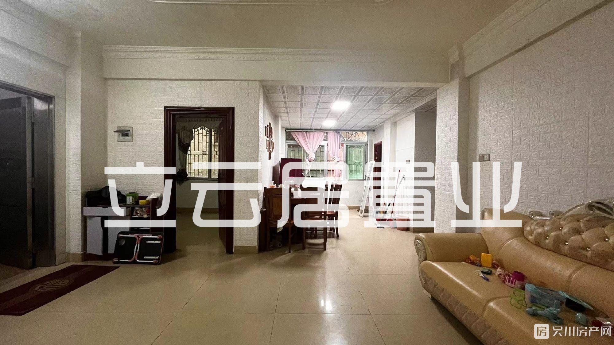 出售海濱新村兩房，可入讀清源小學(xué)和海濱小學(xué)，單價(jià)僅僅兩千幾