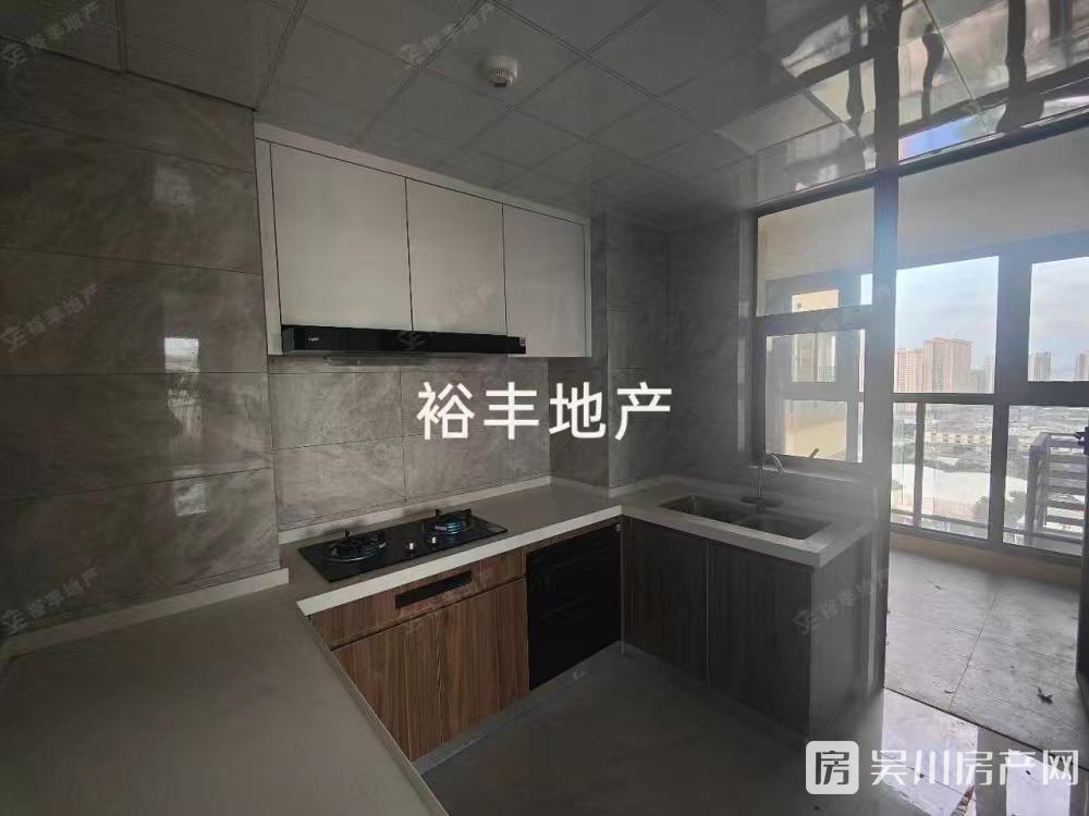 出售裕達豪庭4室2廳2衛(wèi)118平米90萬住宅