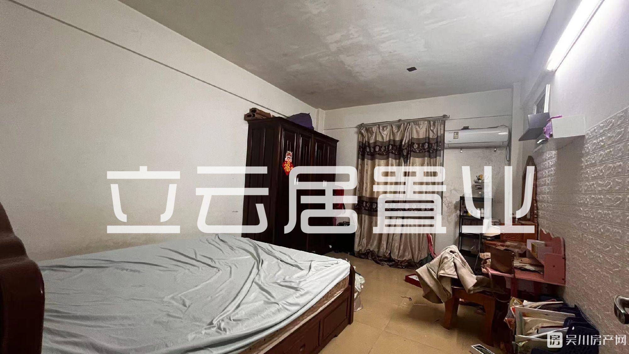 出售海濱新村兩房，可入讀清源小學(xué)和海濱小學(xué)，單價(jià)僅僅兩千幾