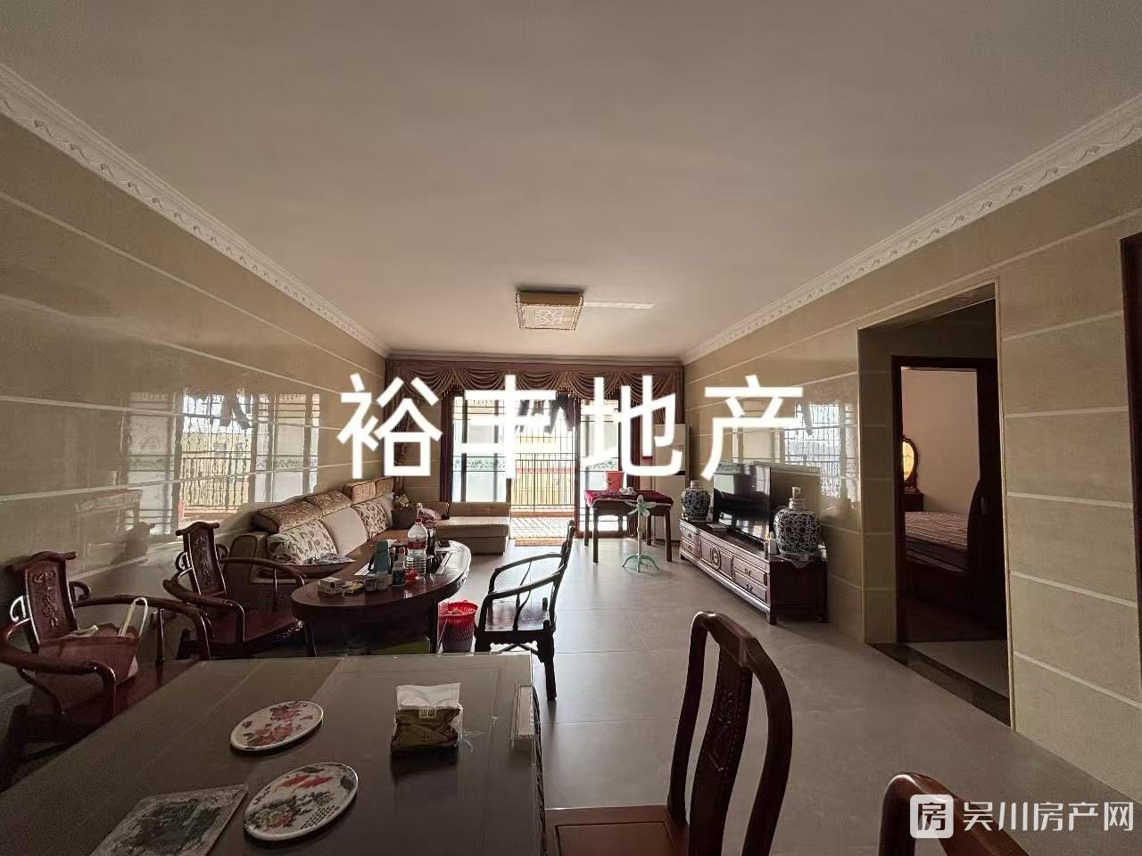 出售富通城D栋29014室2厅2卫167.86平米84万住宅