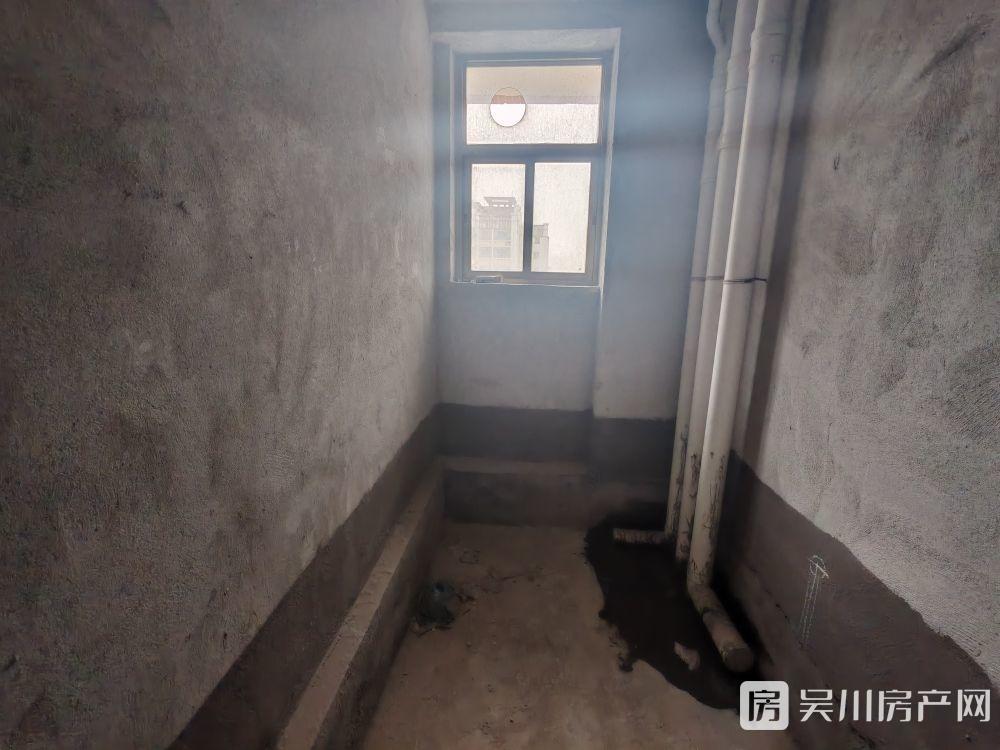 出售碧海園4室2廳3衛(wèi)158平米79萬住宅
