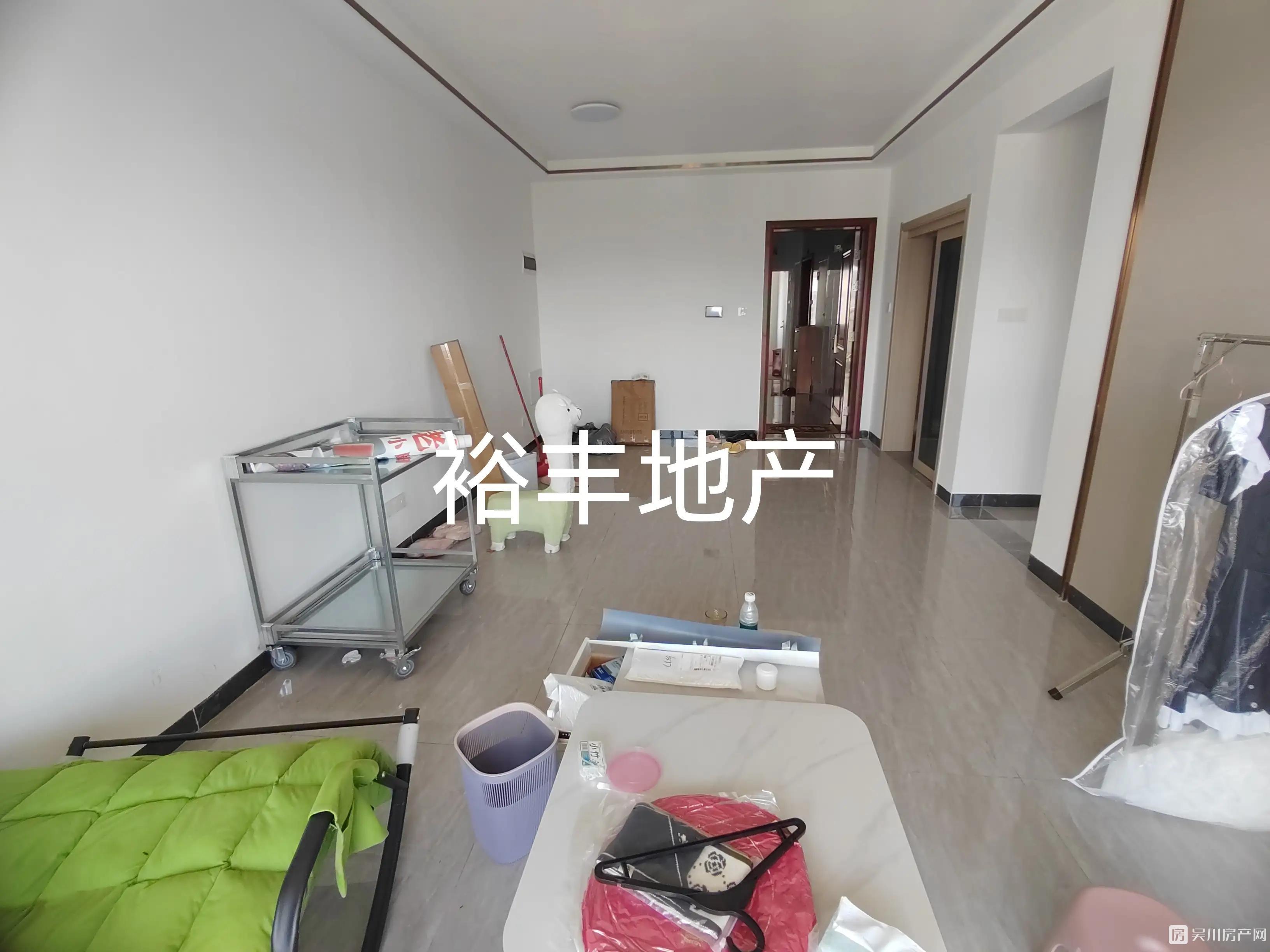 1700元不包物業(yè)出租盛春 建興花園3室2廳2衛(wèi)104平米1700元/月住宅