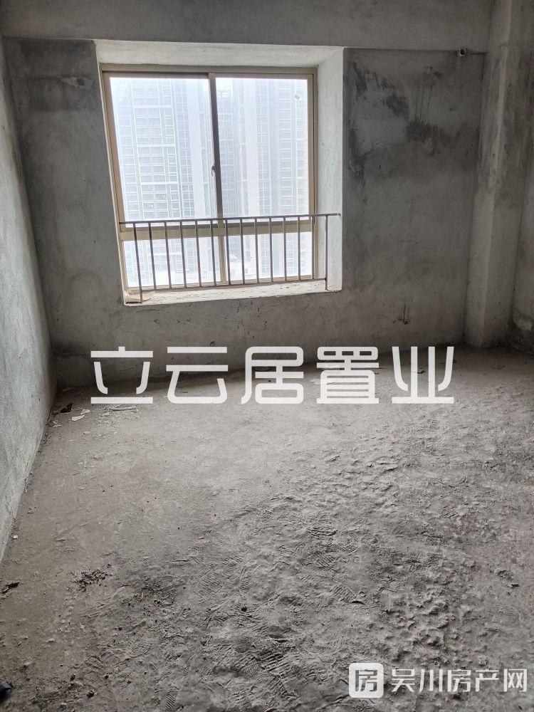 出售茗苑小區(qū)4室2廳2衛(wèi)153.3平米66萬住宅