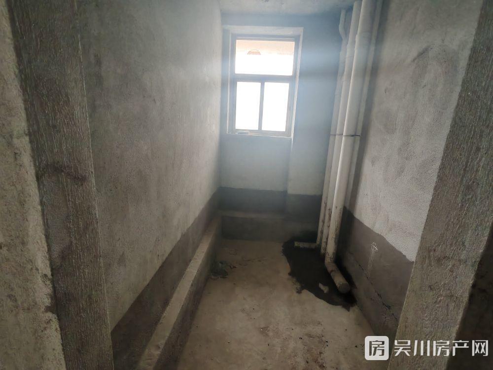 出售碧海園4室2廳3衛(wèi)158平米79萬住宅